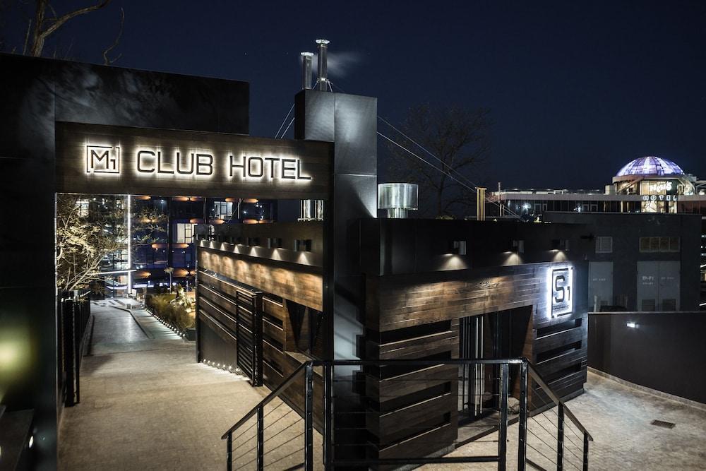 M1 Club Hotel Odesa Exterior photo M Club Hotel