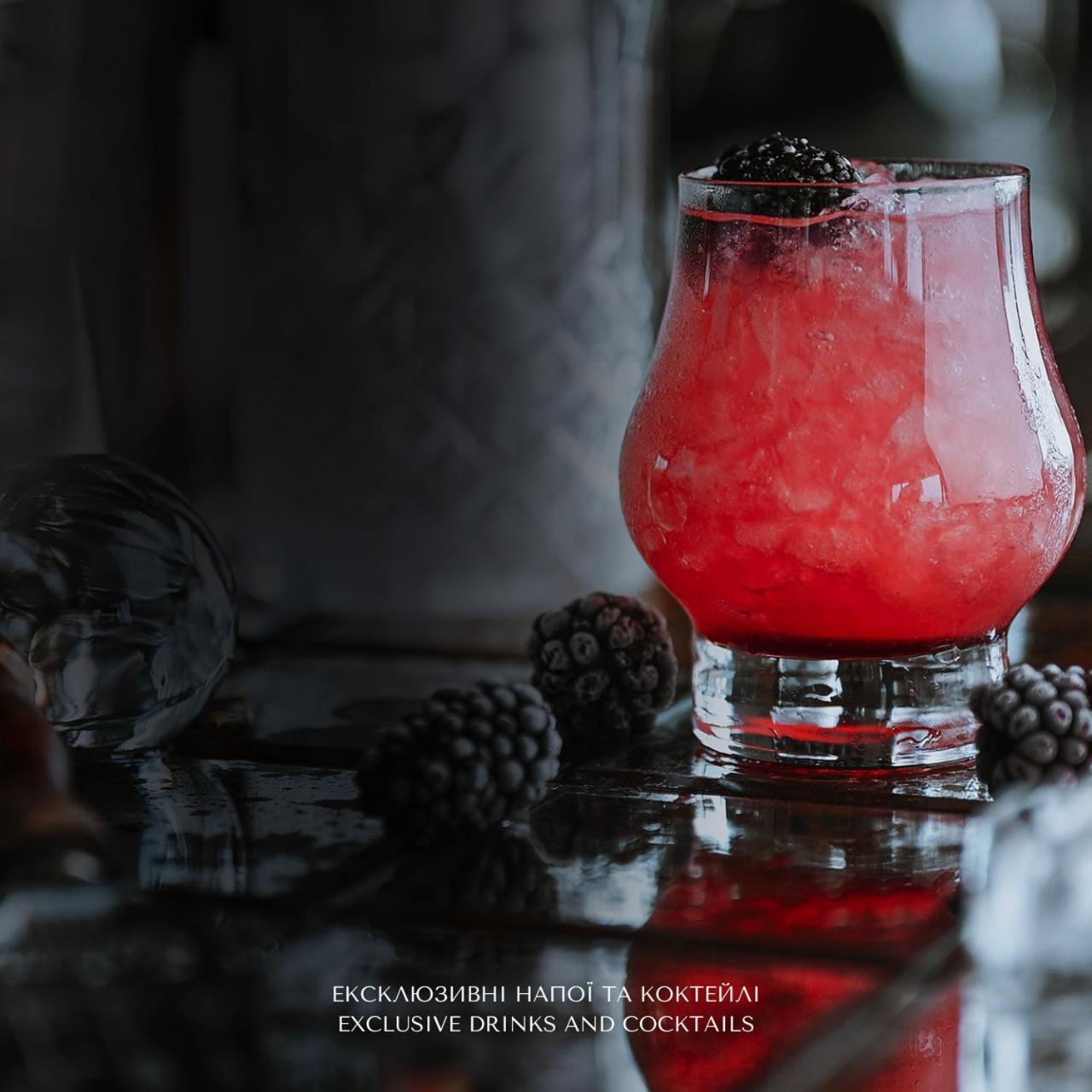 M1 Club Hotel Odesa Exterior photo A blackberry bramble