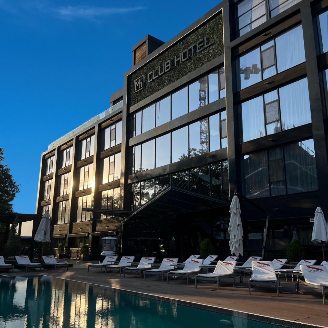 M1 Club Hotel Odesa Exterior photo Club Hotel