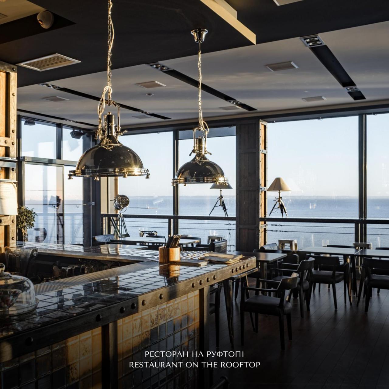 M1 Club Hotel Odesa Exterior photo Restaurant 21